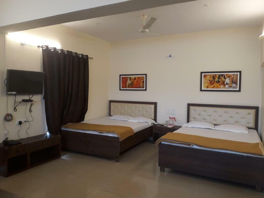 Maharaja Family Guest House Lonavala Exterior photo